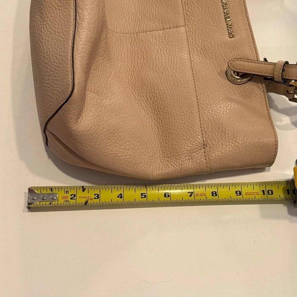 Michael Kors Beige Leather Shoulder Bag
